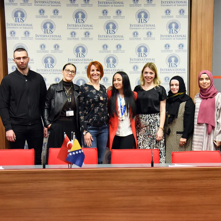 2022 Saraybosna ICT Gününde Kızlar